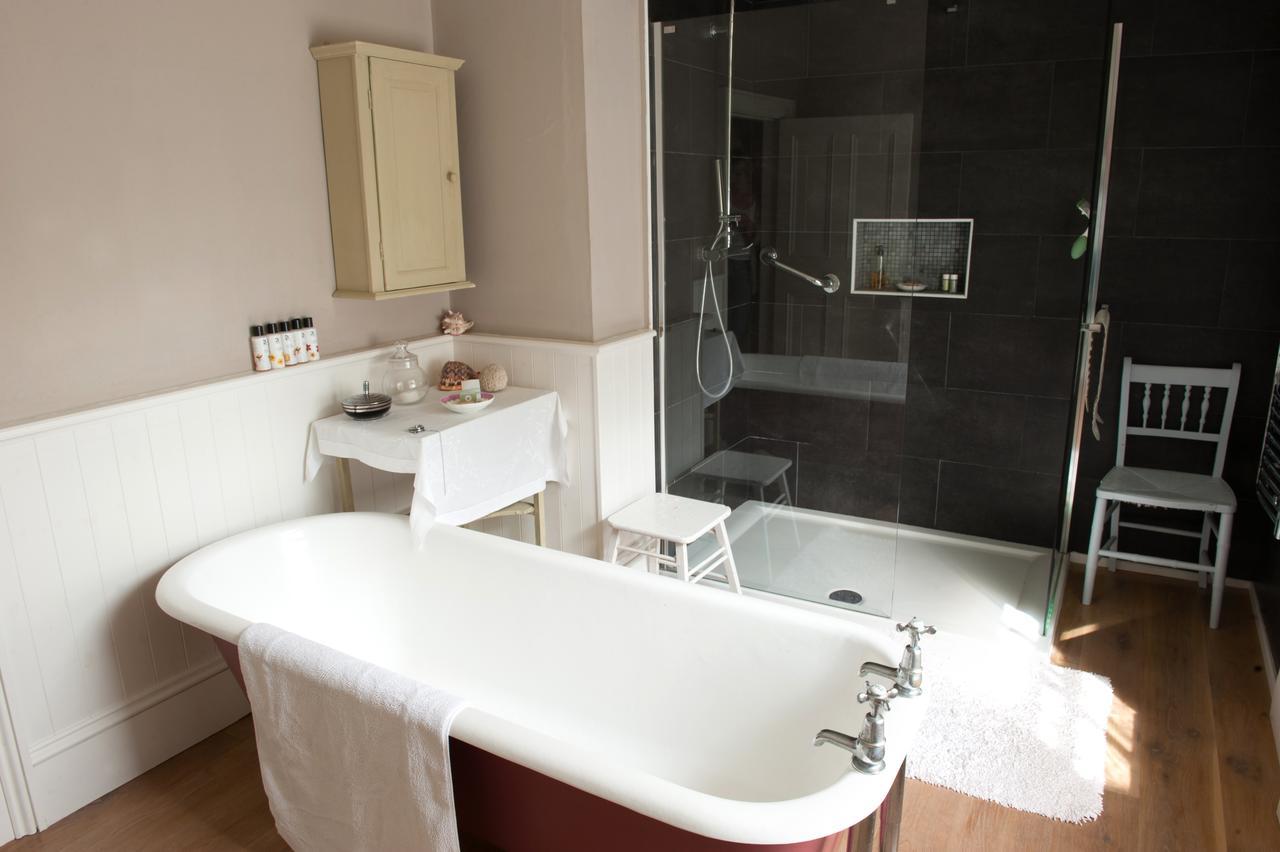 โลห์ บาว เฮาส์ Bed & Breakfast Collinstown  ภายนอก รูปภาพ